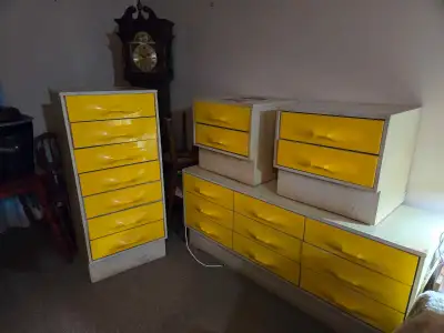 Very Unique Retro Dresser Set Needs refurbished but still in great shape Measurements are: Long dres...