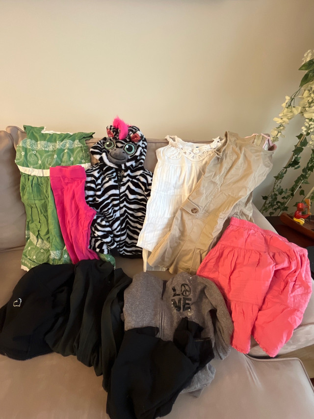 Girls clothes- Size 8 in Kids & Youth in Oakville / Halton Region - Image 2