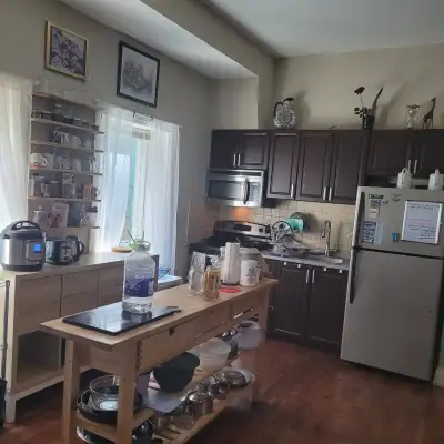 Offering: a very bright room in a shared home in Beaconsfield Village available on April 1st. PRICE...