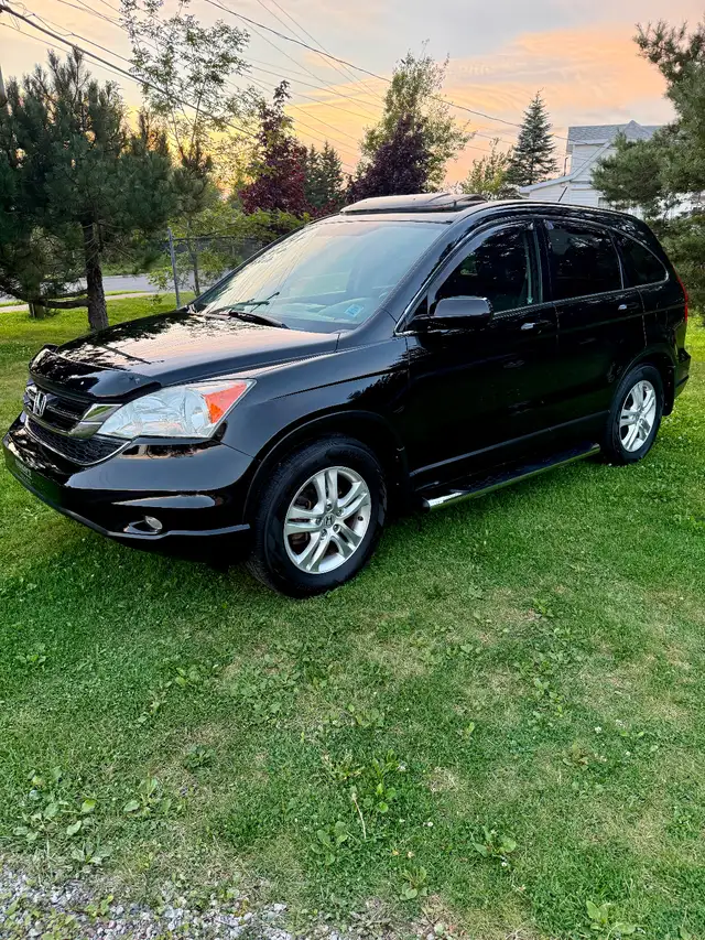 2011 Honda crv $10,995