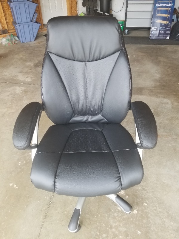 Executive Leather Office Chair Chairs & Recliners St. Albert Kijiji