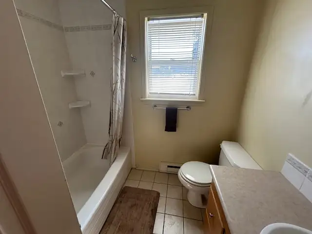 2 BDRM Upper Unit - $2,000 excluding laundry - Unlike the others