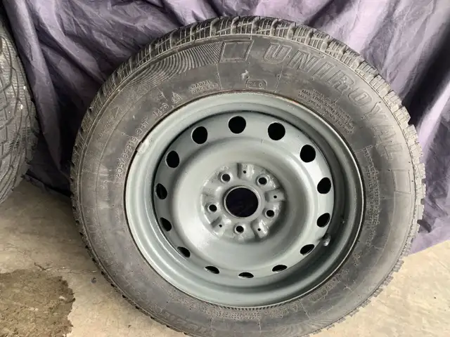 Honda Snow tires.Battery charGmc/Chevy2500 truck parts.M&S tire. in Motorcycle Parts & Accessories in Calgary - Image 2