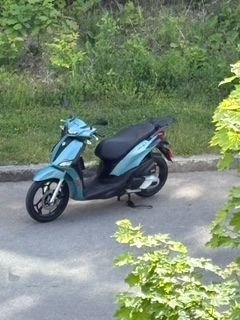 Pour faciliter vos déplacements au terrain de camping ou avec votre VR, un scooter Piaggio Liberty S...