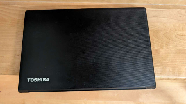 laptop Toshiba 8 GB, 256 GB SSD dans Portables  à Longueuil/Rive Sud - Image 2