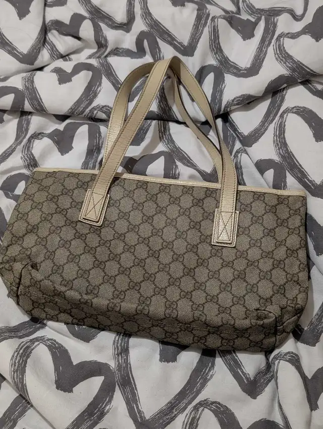 Gucci Canvas Tote Bag in Women's - Bags & Wallets in Mississauga / Peel Region - Image 3