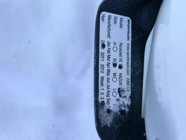 Sportmask Youth Goalie Mask in Hockey in Mississauga / Peel Region - Image 4