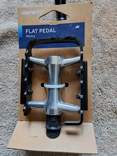 Giant Domain Flat Pedals, Aluminum, 9/16" Axle, New, View more