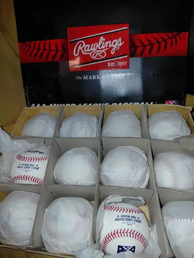 New Rawlings ROMPCLPRO BASEBALLS, View more