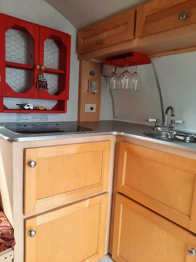 TAB 320   2008  ****Extra porte sur le côté rangement**** in RVs & Motorhomes in Longueuil / South Shore - Image 10