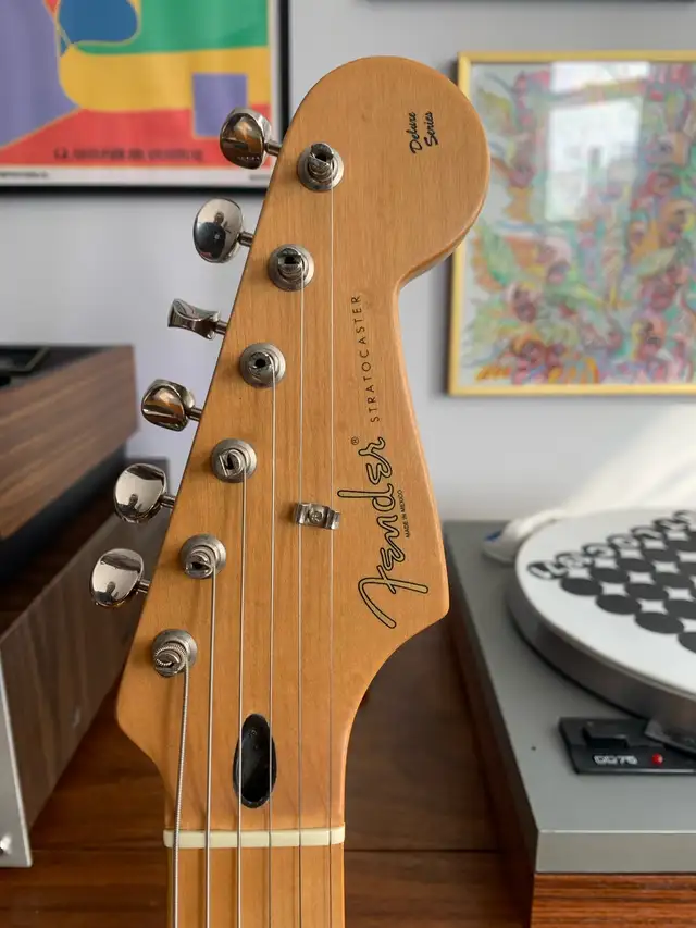 Fender Stratocaster in Guitars in Kingston - Image 4