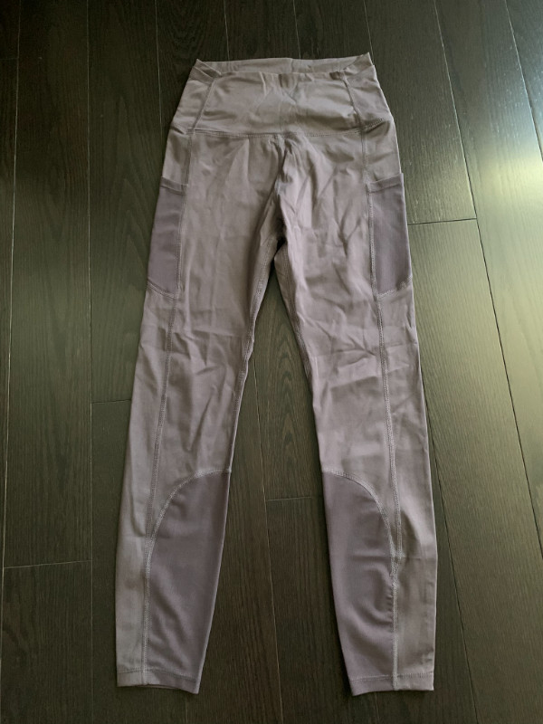 Lululemon Fast and Free High-Rise Crop 25" - size 6 in Women's - Bottoms in Oakville / Halton Region