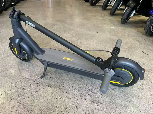 Open Box Segway G30 Max E-Kickscooter - Black | Over 52% OFF !!! in eBike in City of Toronto - Image 6