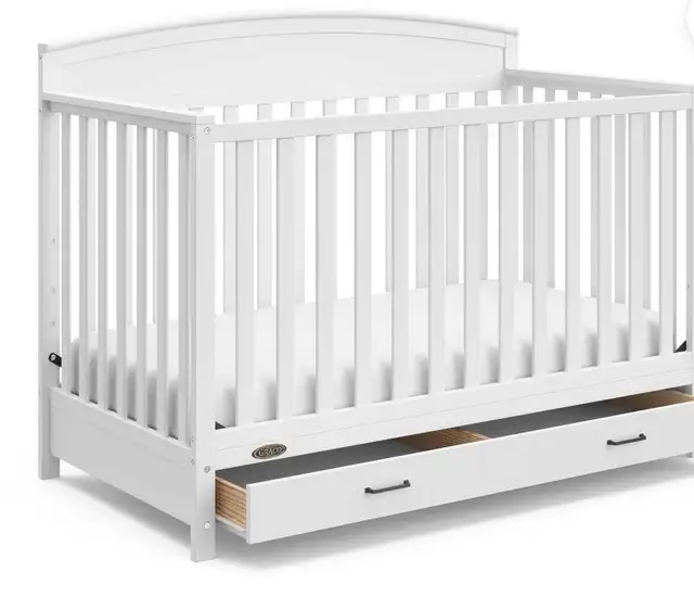 Graco Crib in Cribs in Edmonton - Image 2