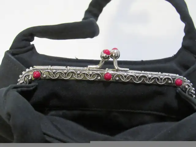 #111 Vintage Creed's Italy Little Black Evening Hand Bag/Purse in Women's - Bags & Wallets in Oshawa / Durham Region - Image 7