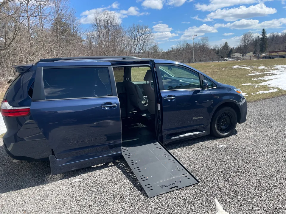 2019 Toyota Sienna Mobility Van