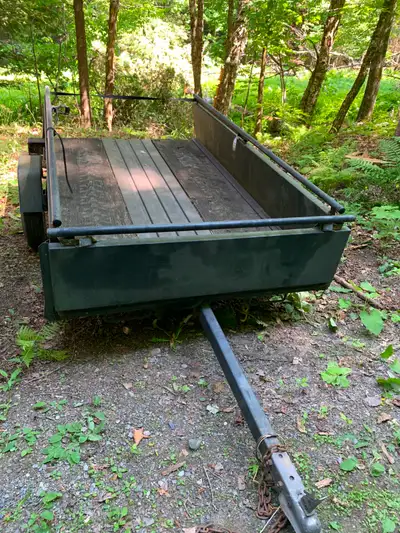 Bear Trailer 4,5 X7,5 pi electricity to be redone ramps almost new condition $25 wireless light. $20