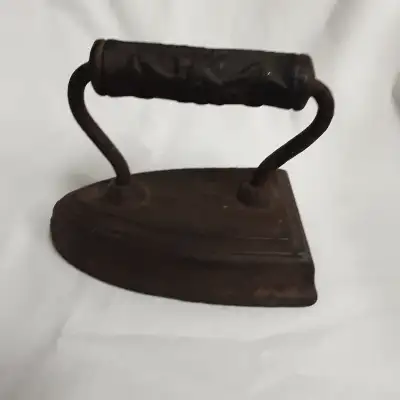 Antique solid cast iron 9-10lb wood  coal stove SAD clothes Iron, View more