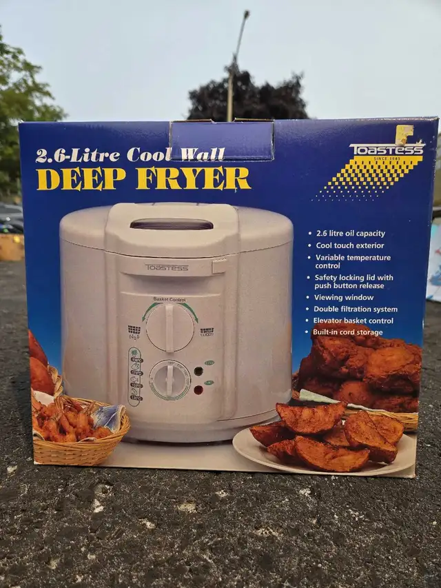 Toastess 2.6L Cool Wall Deep Fryer