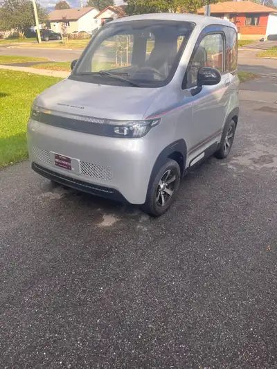 helping someone sell his 2025 Matrix Nexa 4S (Enclosed Scooter) No Accidents Asking 10 000, but nego...