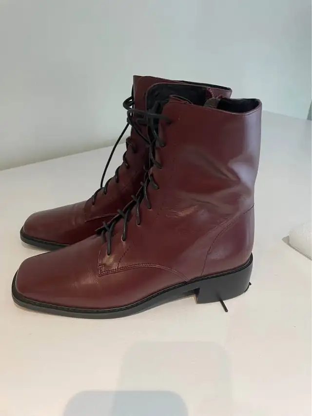 Women's Leather Boots Size 7 in Women's - Shoes in Windsor Region - Image 5