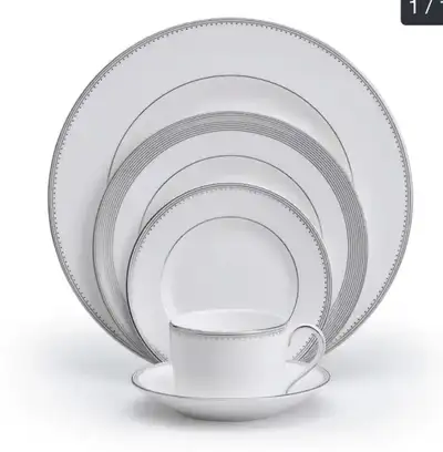 Vera Wang Grosgrain White 5-piece Fine Bone China Place Setting, View more