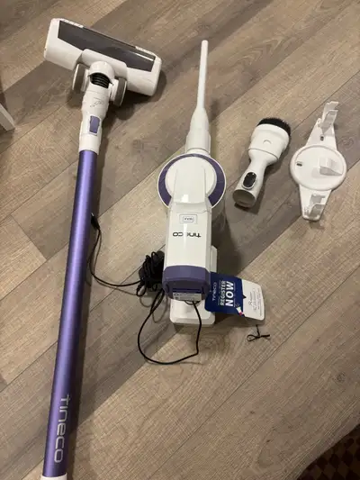 This Tineco cordless vacuum item is in excellent, lightly used condition, having been well-maintaine...