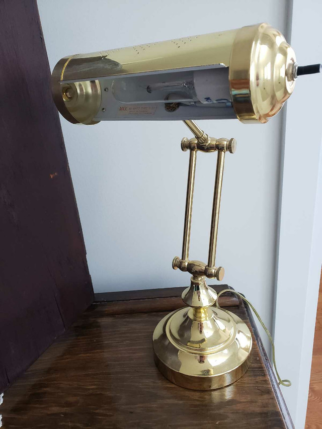 1987 Brass Banker's Lamp, Vintage office lamp, Desk lamp in Indoor Lighting & Fans in Markham / York Region