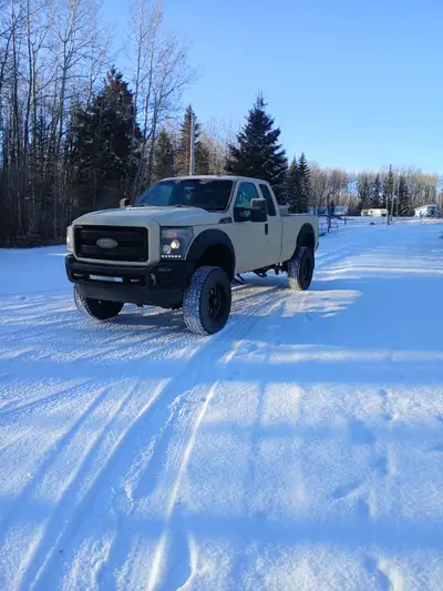 Low Kms, reliable truck no major issues, I love this truck but need the cash more, Honest issues Cra...