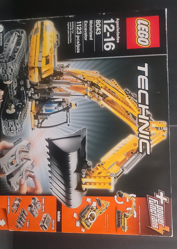 Lego Excavator Technic 8043 with power functions