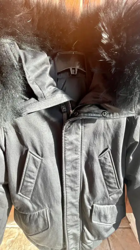 Jacket d'hiver avec capuchon pour homme ou pour adorandeur small in Kids & Youth in Laval / North Shore - Image 6