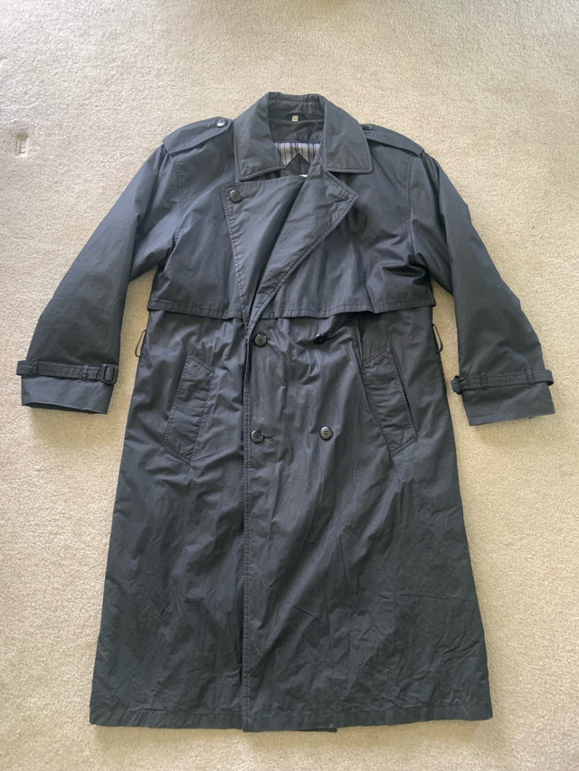 Men’s retro Tip Top Tailor trench coat size M reg in Men's in Winnipeg