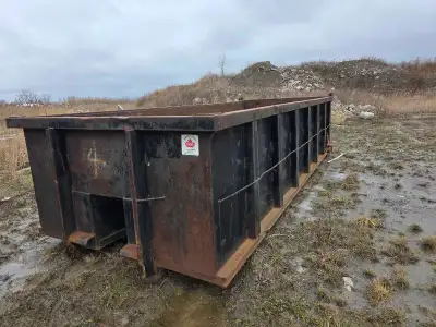 Very heavy duty 20 yard stone/dump roll off bin. In very good shape. Has hing rear dump gate. 6000 o...