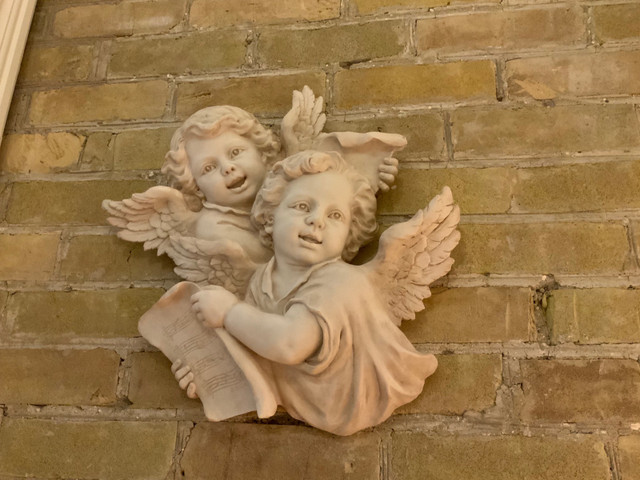LARGE CHERUB WALL HANGING in Home Décor & Accents in London