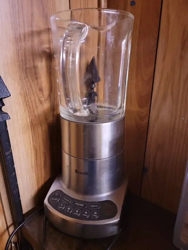 dozens of masson jars 12 POTS N PANS slow JUICERs blender in Microwaves & Cookers in St. Catharines - Image 3