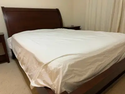 LUXURIOUS POTTERY BARN VALENCIA QUEEN SLEIGH BED (MAHOGANY), View more