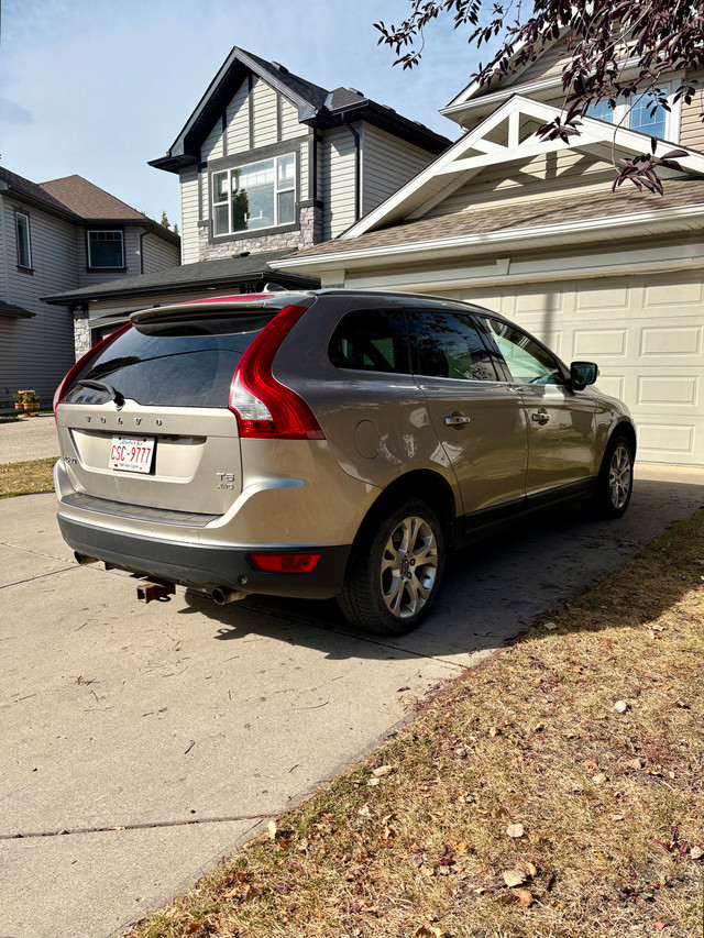 2012 Volvo XC60 T6 in Cars & Trucks in Calgary - Image 4