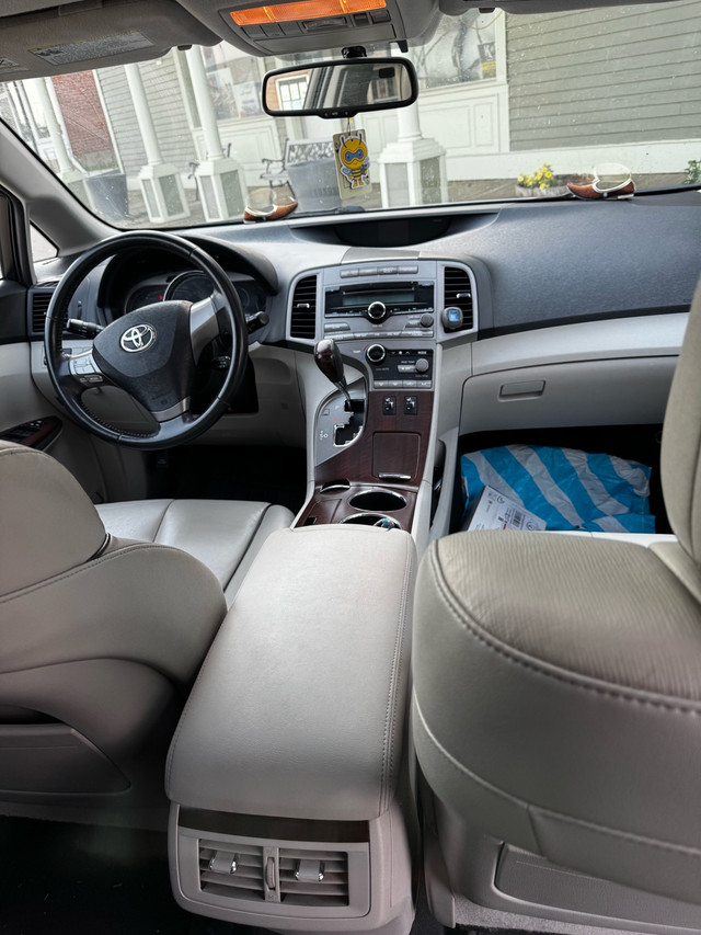 2009 Toyota Venza in Cars & Trucks in Strathcona County - Image 2