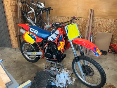 Selling my 1984 Honda CR250R It’s got meaty tires, fresh graphics, and a freshly painted pipe paired...