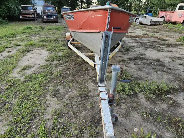 14 ft lund in Powerboats & Motorboats in Portage la Prairie - Image 5