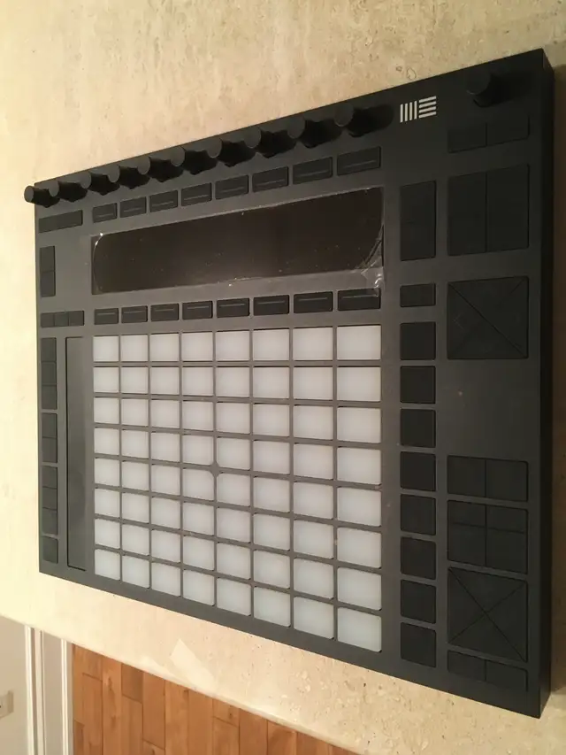 ABLETON PUSH 2 CONTROLLER + BRAND NEW POWERSUPPLY ! in Pianos & Keyboards in City of Toronto - Image 3