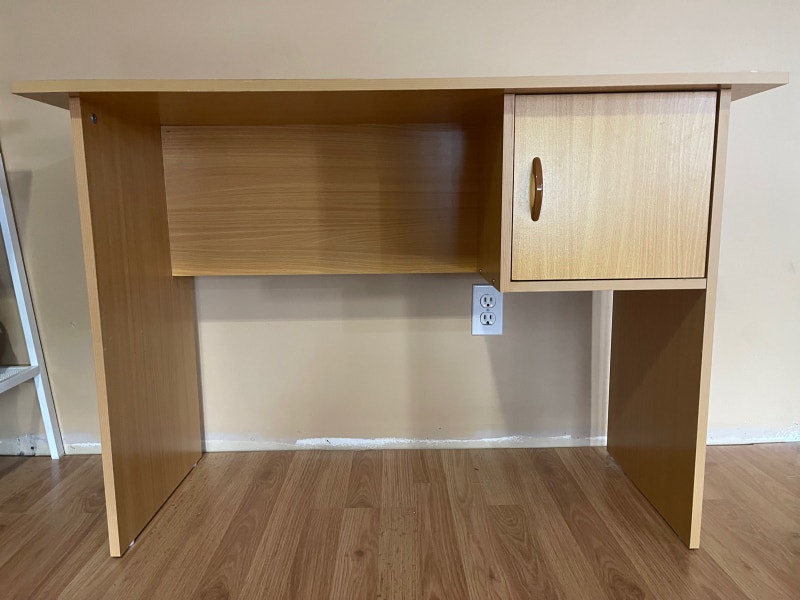 Desk 10.00 Desks Calgary Kijiji