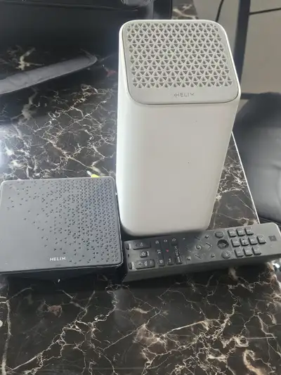 Je vends une borne Helix Fi (modem et routeur tout-en-un) ainsi qu’un terminal Helix TV de Vidéotron...