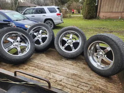 These are used 4 Boss 20" rims with center caps that are ideal for giving your ride a stylish upgrad...