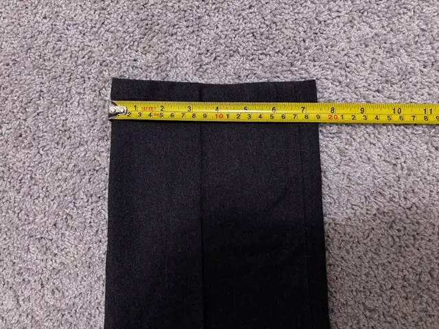 Canali Pants Impeccable 100% Wool 5-Pocket Pants Mens (~35x27) in Men's in Calgary - Image 10