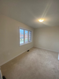 Room For Rent Newmarket - Yonge/ Davis