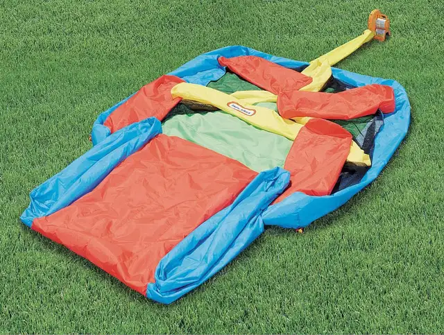 Little Tikes Jr Jump n Slide Bouncer in Toys in Oakville / Halton Region - Image 3