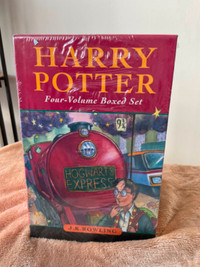 Harry Potter Boxed Set (Volumes 1-4) Paperback – Jan. 1 2001