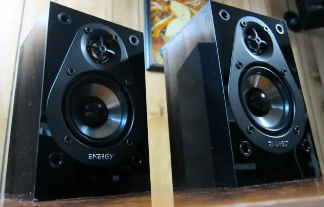 ENERGY TAKE CLASSIC 2 MINI BOOKSHELF SPEAKERS STEREO OR SURROUND in Speakers in Ottawa - Image 7