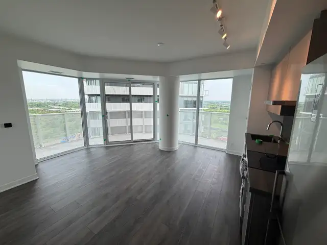 Room for rent in Room Rentals & Roommates in Mississauga / Peel Region - Image 9